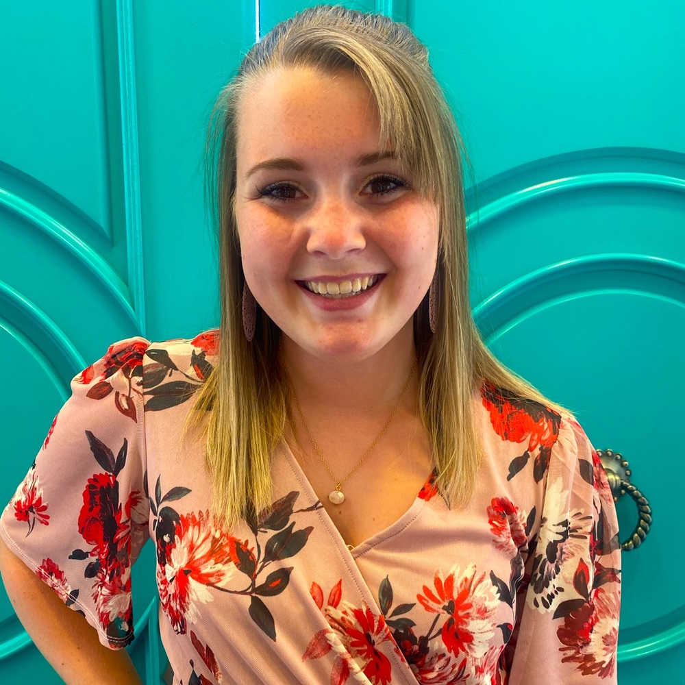 Meet your Posher, Courtney